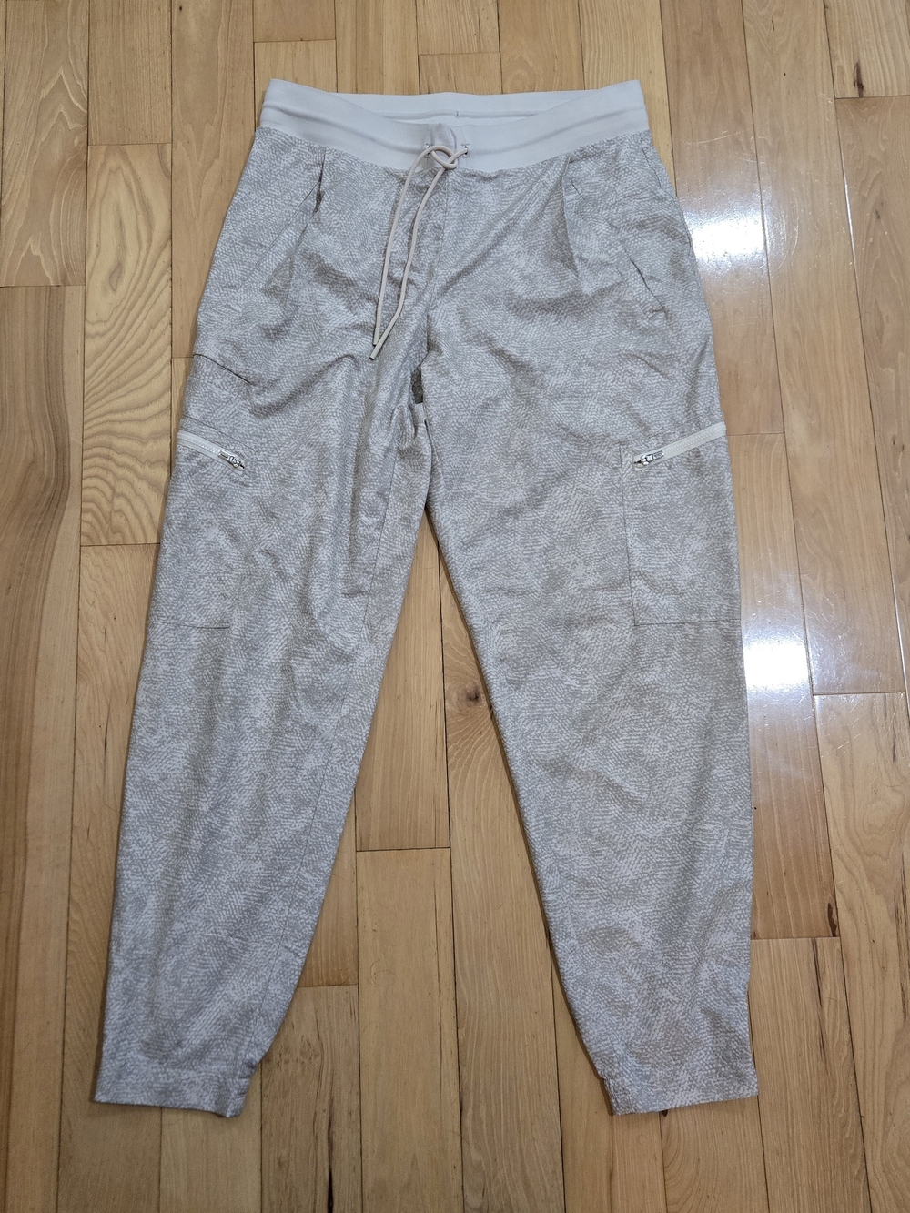Athleta Venture Printed Pants Size 6